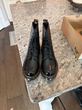 Dr. Martens 1460 W Patent Lamper Leopard Emboss Boots Black - Size 7